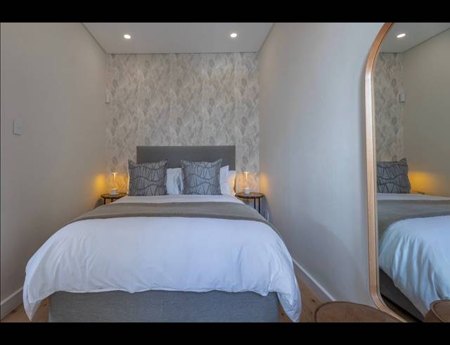 2 BEDROOM APARTMENT TO LET IN SEA POINT